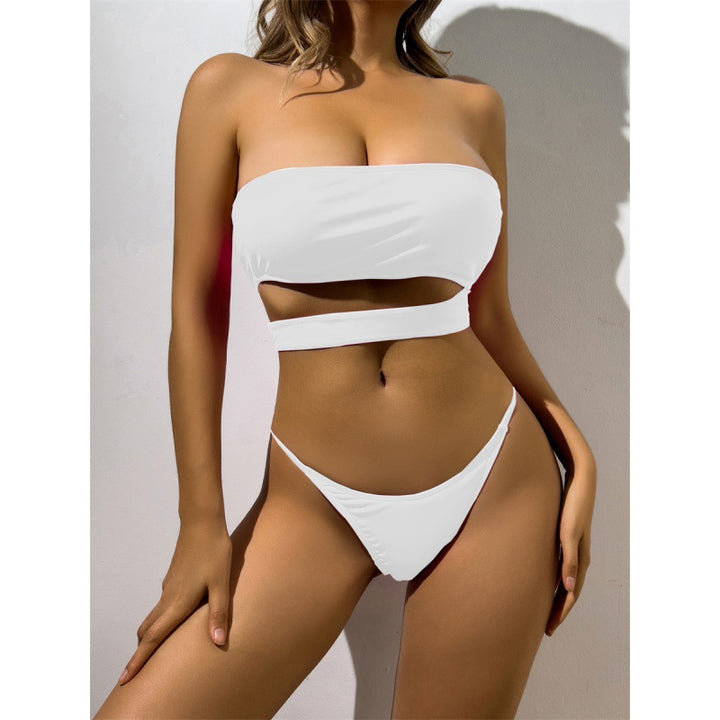Damen Bikini-Set mit raffiniertem Bandeau-Oberteil und verführerischem Cut-Out Echo Archiv