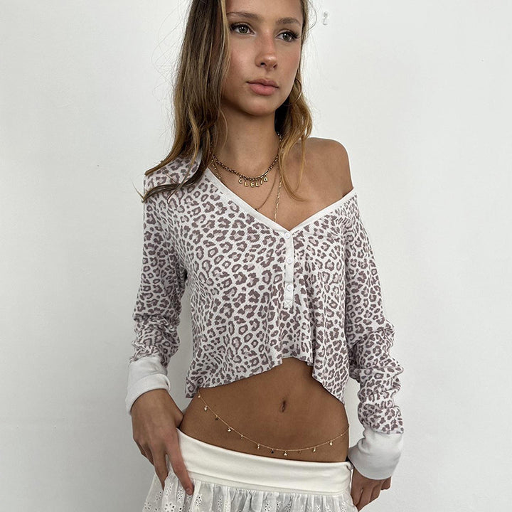 Damen nan figurbetonte Feinstrick-Henley mit Leopardenprint und V-Ausschnitt Echo Archiv