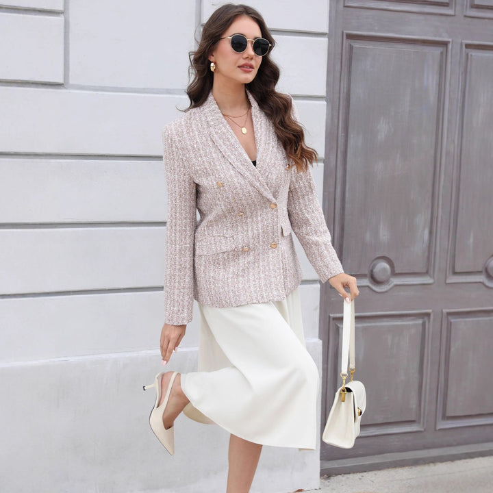 Damen Doppelreihiger Bouclé-Blazer mit Schalkragen, taillierter Silhouette und Zierknöpfen – Valéne