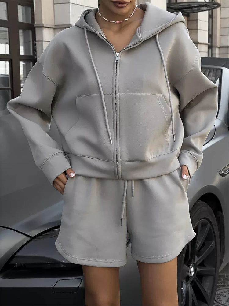 Damen nan kurzes Kapuzen-Sweatshirt mit Reißverschluss und elastischer Highwaist-Relax-Shorts Set Echo Archiv