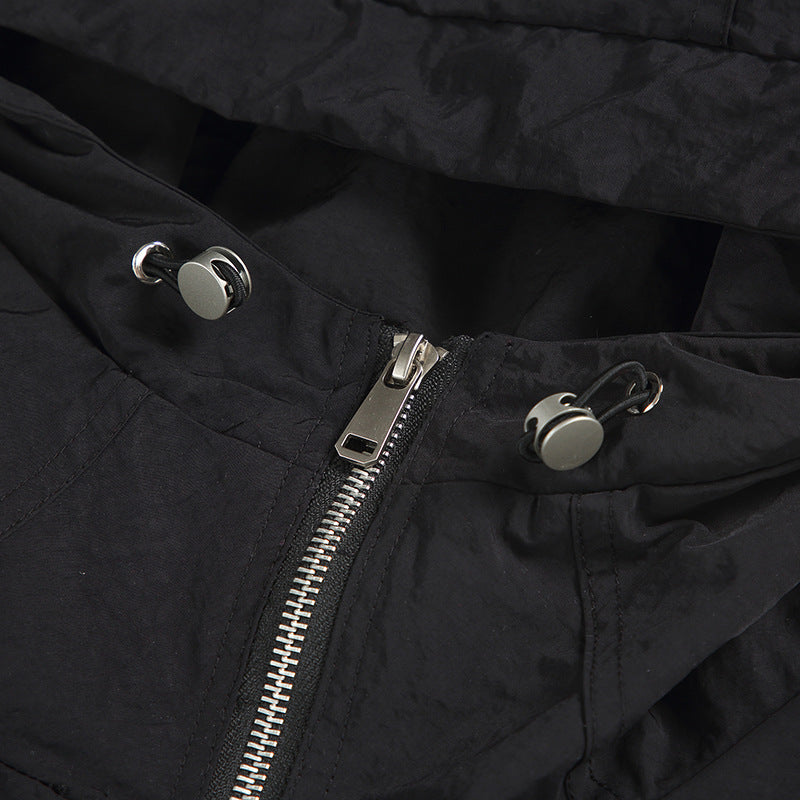 Unisex Ultraleichte Packbare Kapuzenjacke im Boxy-Relax-Schnitt mit Zwei-Wege-Metallreißverschluss Echoarchiv
