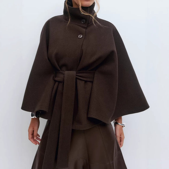 Damen Kurzmantel mit Stehkragen, tailliertem Gürtel und Kimonoärmeln – Célinea