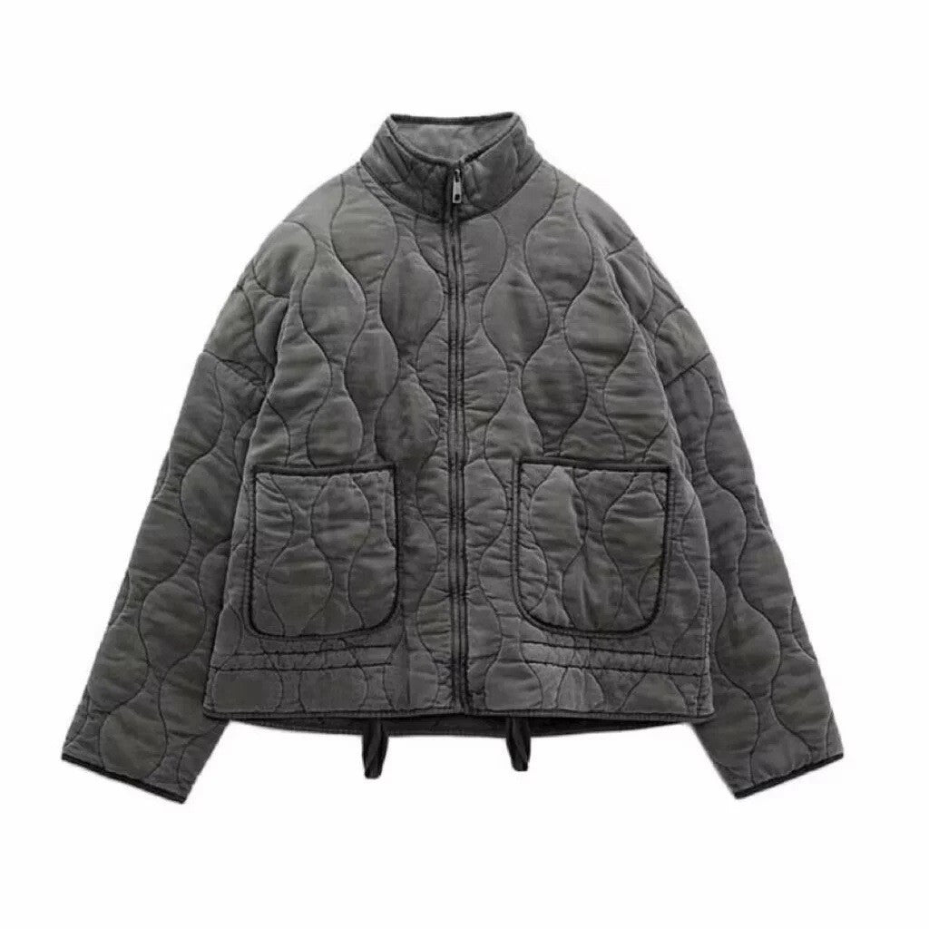 Herren nan gesteppte Übergangsjacke mit Stehkragen, zwei aufgesetzten Rundtaschen und Kordelzugsaum Echo Archiv