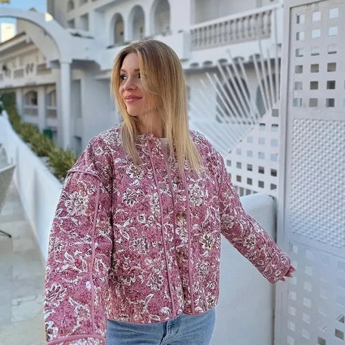 Damen 400+ gesteppte Blousonjacke mit floralem Allovermuster und Zierpaspeln Echo Archiv