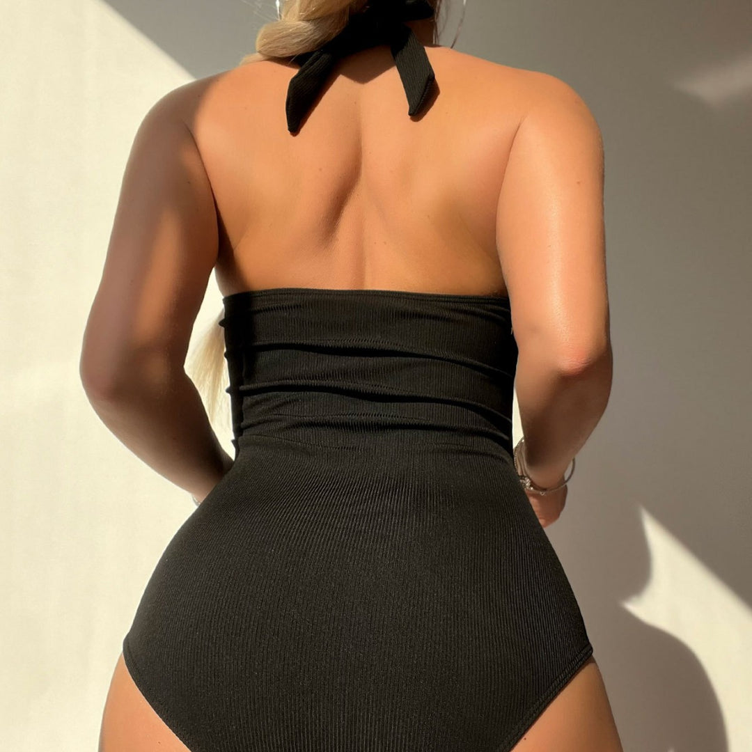 Damen Eleganter Badeanzug mit tiefem V-Ausschnitt und Raffung Echo Archiv