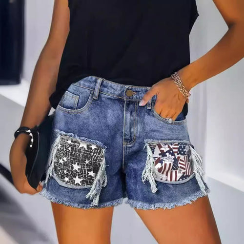 Damen Destroyed Denim-Shorts mit fransigen Taschen und modischen Aufnähern Echo Archiv