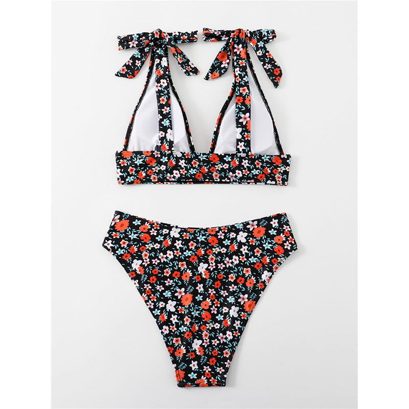 Damen Triangel-Bikini mit verstellbaren Schulterdetails und floralem Muster Echo Archiv