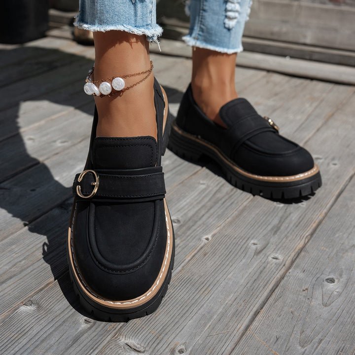 Damen robuster Loafer mit grober Profilsohle, gepolstertem Komfortfußbett und zierlicher Metallschnalle Echo Archiv