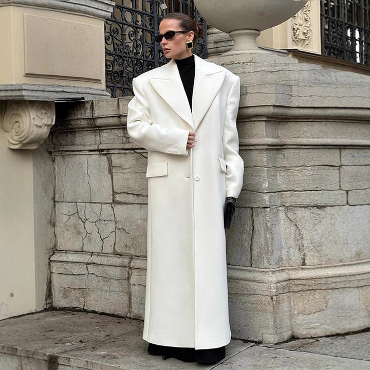 Damen Maxilanger Oversize-Wollmixmantel mit markanten Schulterpolstern und Reverskragen Echoarchiv