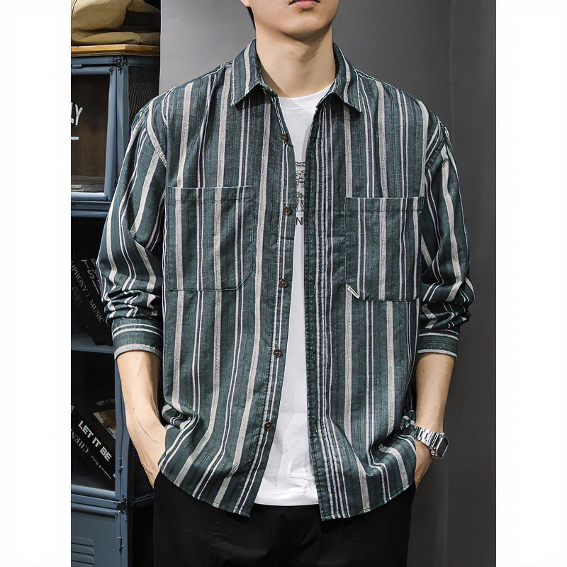Herren Oversized Breitcord-Hemdjacke mit vertikaler Streifenstruktur und aufgesetzten Brusttaschen Echoarchiv