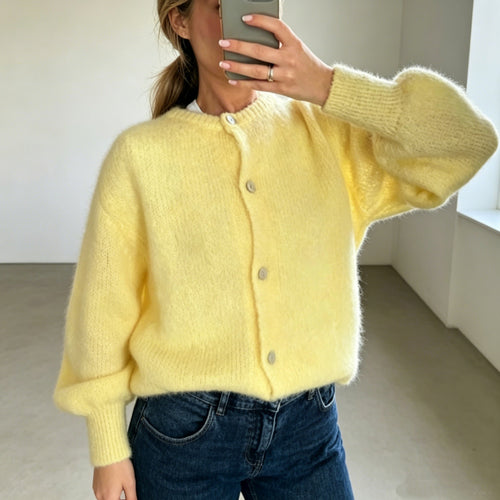 Damen Kuschelige Mohair-Optik Strickjacke mit Rundhals und Ballonärmeln – Veloura