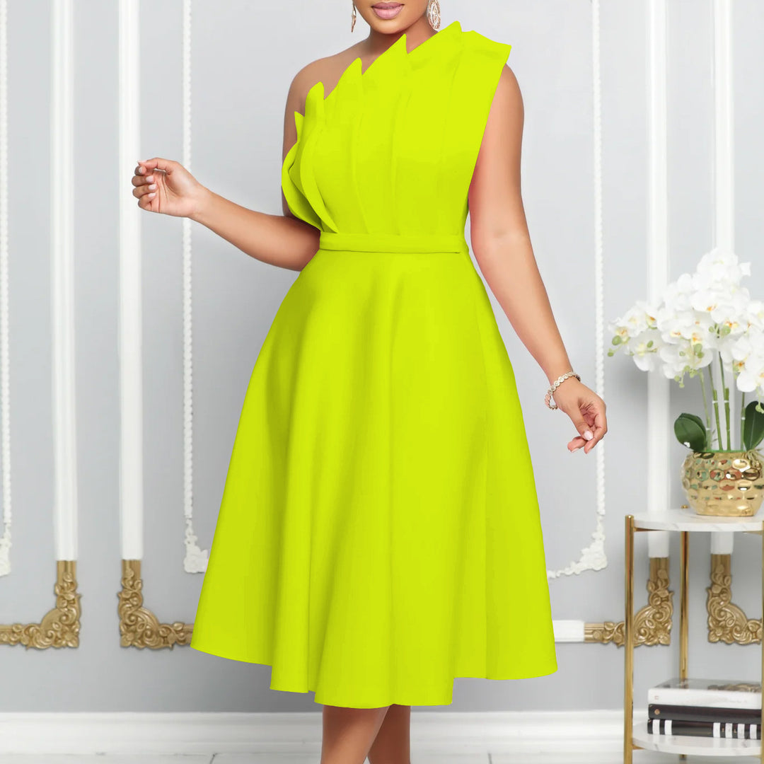 Echoarchiv | One Shoulder Midi Kleid Elegante A-Linie Passform Skulpturierte Details Festliche Kleidung