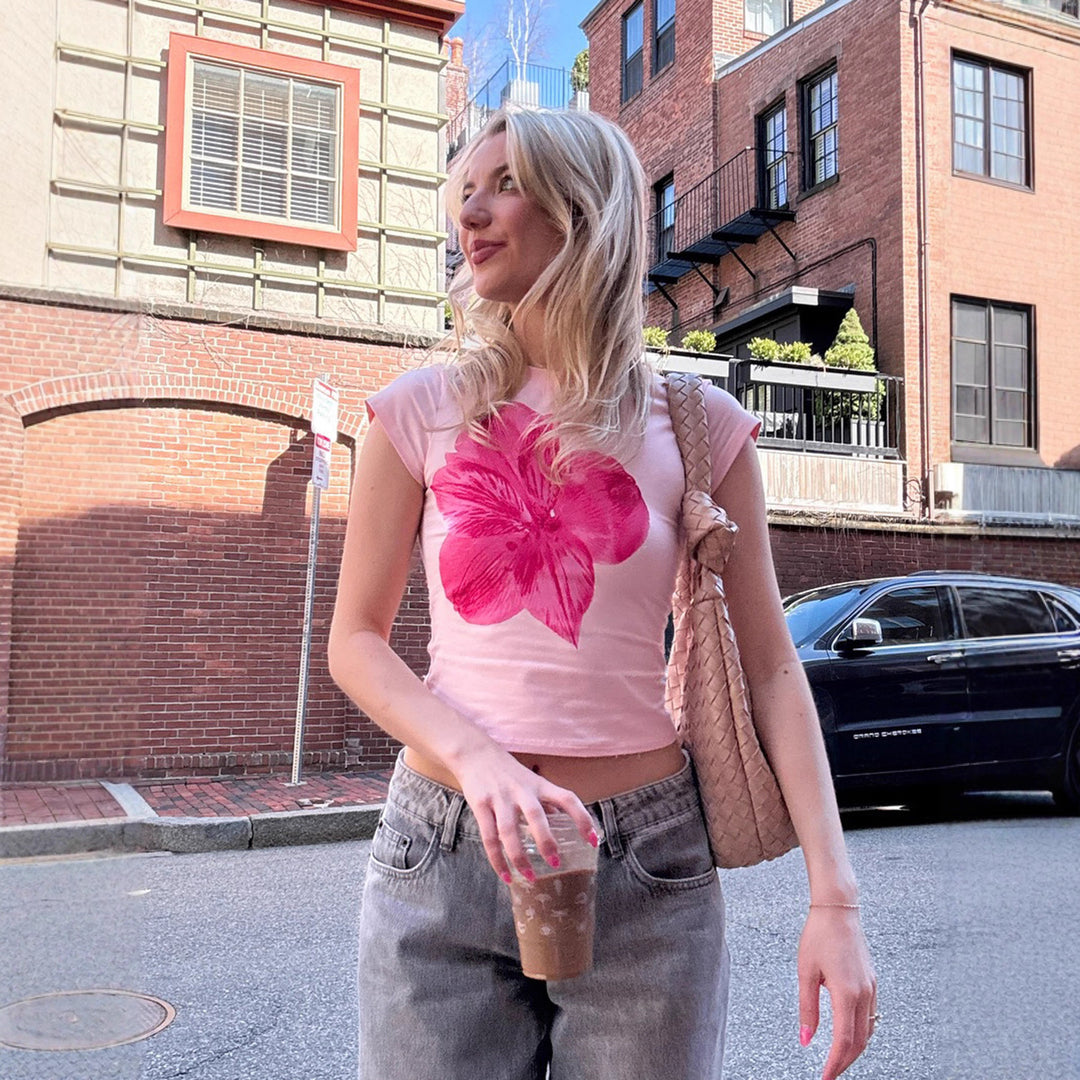 Damen T-Shirt mit floralem Druck und figurbetontem Schnitt Echo Archiv