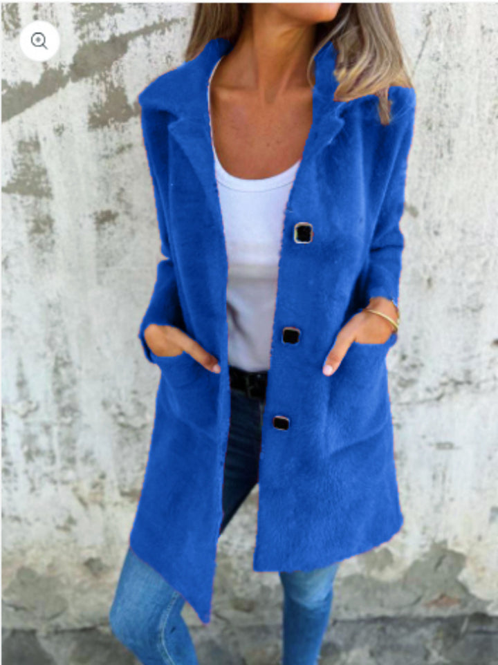 Damen Teddy-Mantel mit Oversize-Kragen, dekorativen Knöpfen und Eingrifftaschen – Montévia