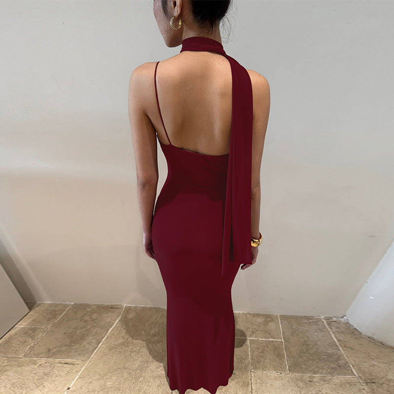 Damen Elegantes Maxikleid mit asymmetrischem Halterneck Echo Archiv