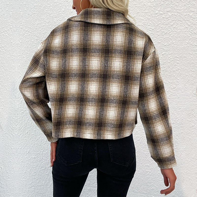 Damen Karo-Umschlaghemdjacke mit kastiger Kurzform und aufgesetzten Brusttaschen Echoarchiv