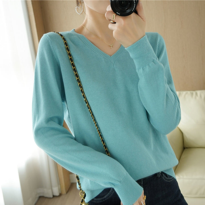 Damen Leichter V‑Ausschnitt Feinstrickpullover aus kaschmirweicher Baumwollmischung mit elastischen Rippbündchen Echoarchiv