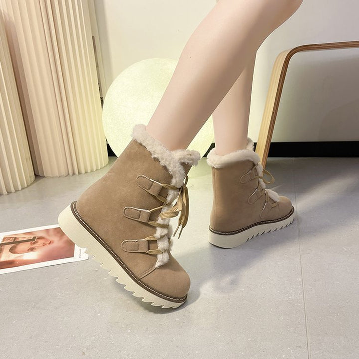Damen Winterliche Schnür-Boots im Trekking‑Look mit Teddyfutter und gezahnter Keilsohle Echo Archiv
