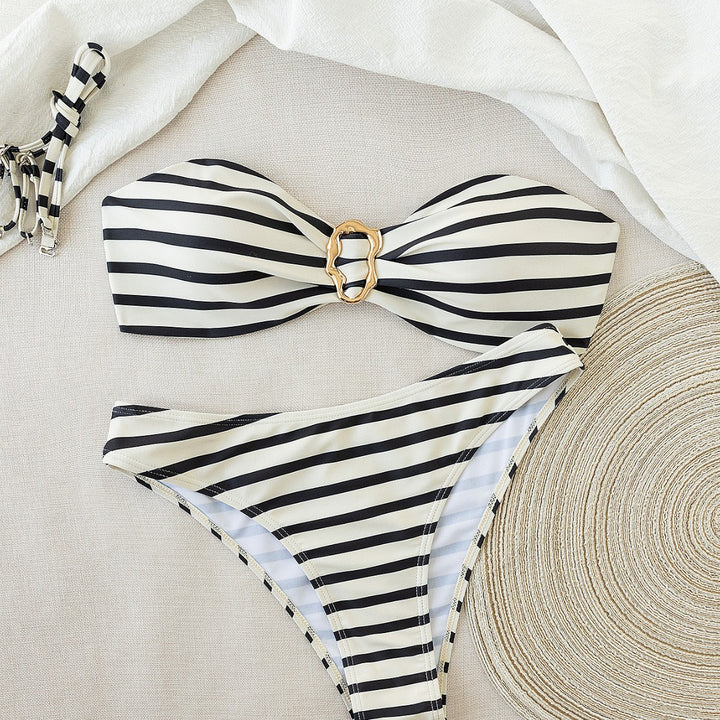 Damen Bandeau-Bikini mit trendigem Streifenmuster und modischem Ring-Detail Echo Archiv