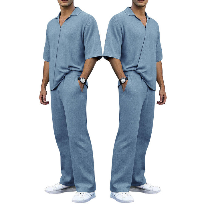 Herren elegantes Freizeit-Outfit aus weichem Strickmaterial mit lässigem Schnitt Echoarchiv