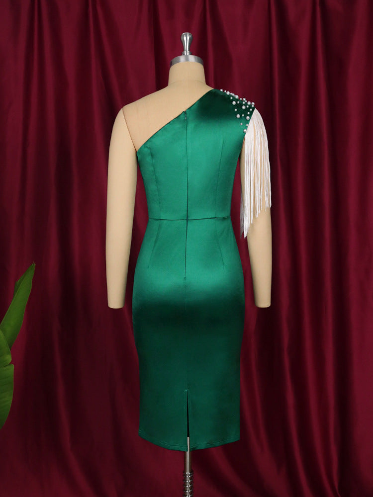 Damen Elegantes asymmetrisches Cocktailkleid mit Perlen- und Fransen-Details Echo Archiv