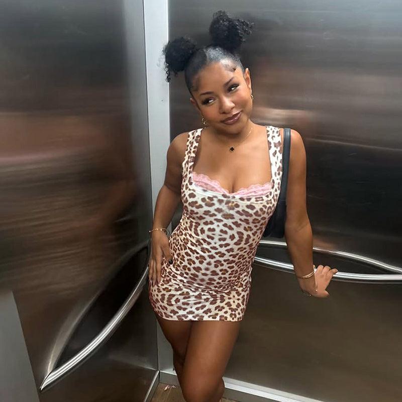 Damen figurbetontes Leo-Minikleid mit dekorativem Spitzenoberteil Echo Archiv