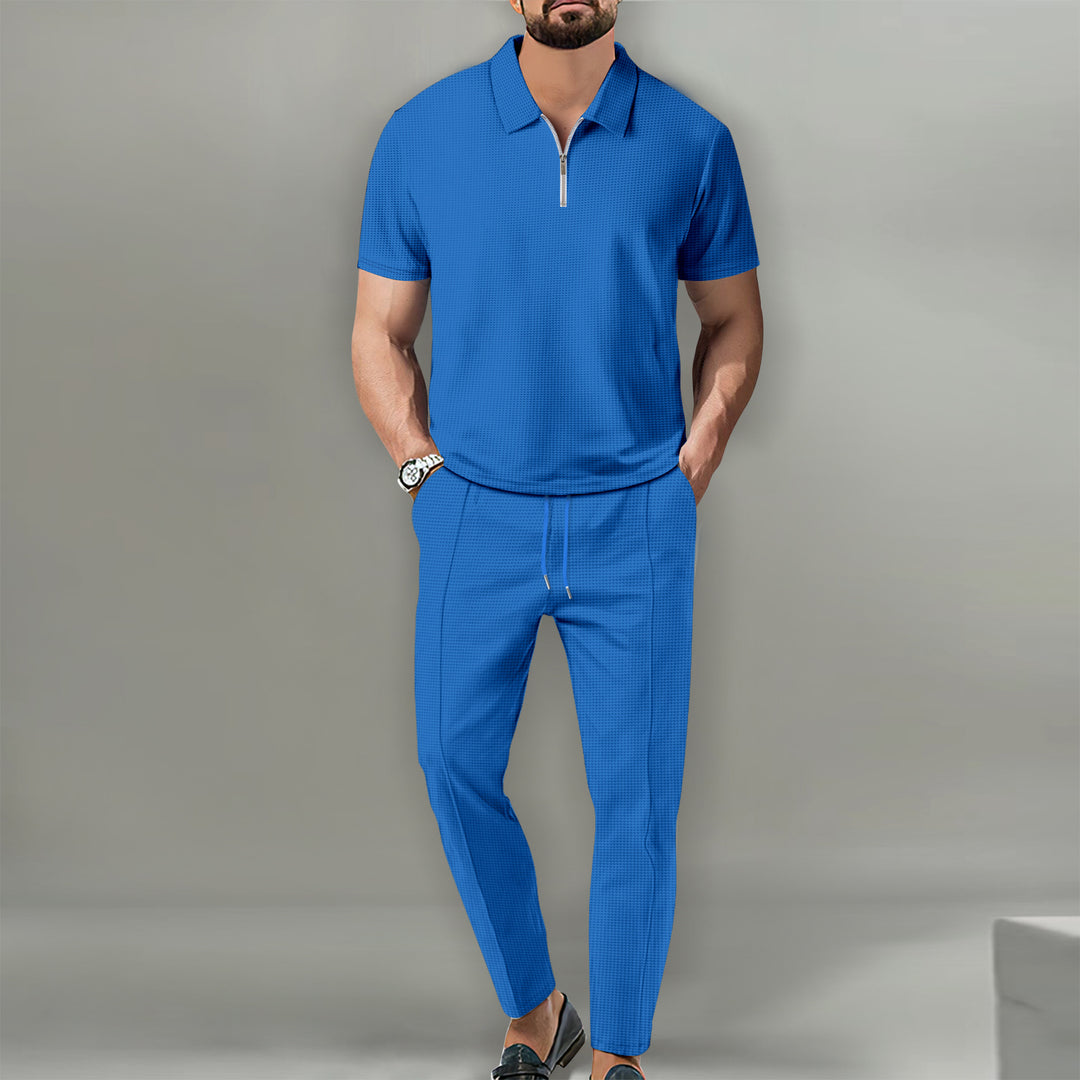 Herren Polohemd mit Reißverschluss und eleganten Sporthosen Echoarchiv