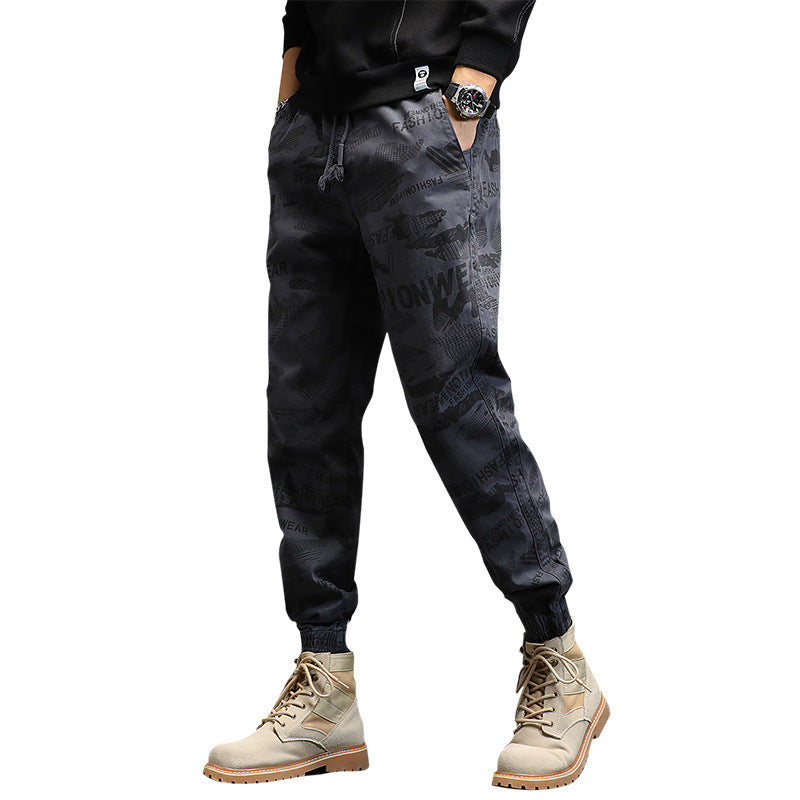 Herren Camouflage-Joggerhose mit Tunnelzug, elastischen Bündchen und Statement-Prints Echo Archiv