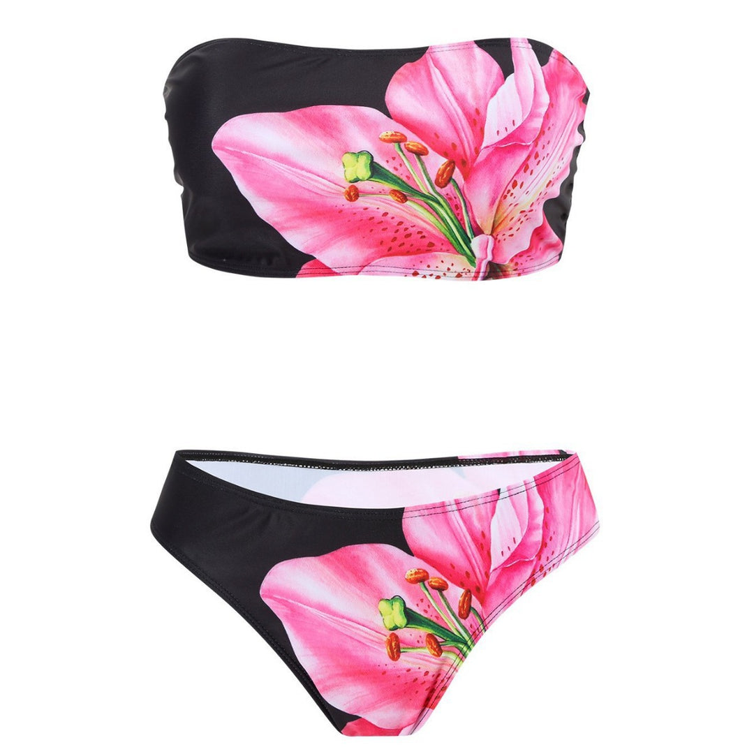 Damen Elegante Strandmode mit Blütenmuster Echo Archiv