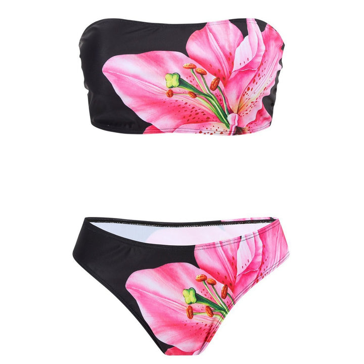 Damen Elegante Strandmode mit Blütenmuster Echo Archiv