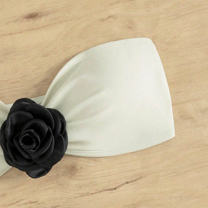 Damen Bandeau-Bikinioberteil mit dekorativer Blumenapplikation Echo Archiv