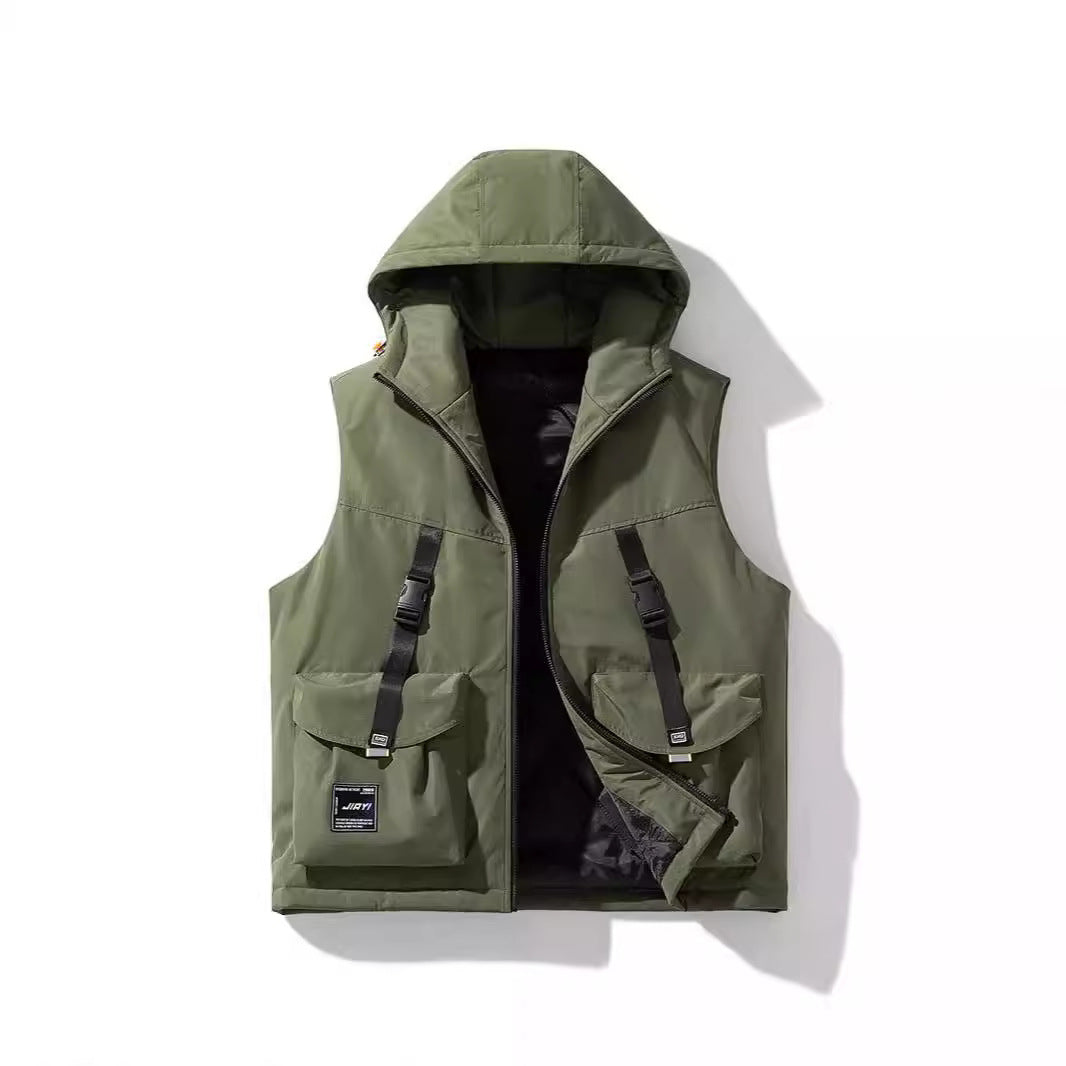 Herren Technische Outdoor-Weste mit Kapuze, gesteppter Isolierung und multifunktionalen Cargo-Taschen Echoarchiv