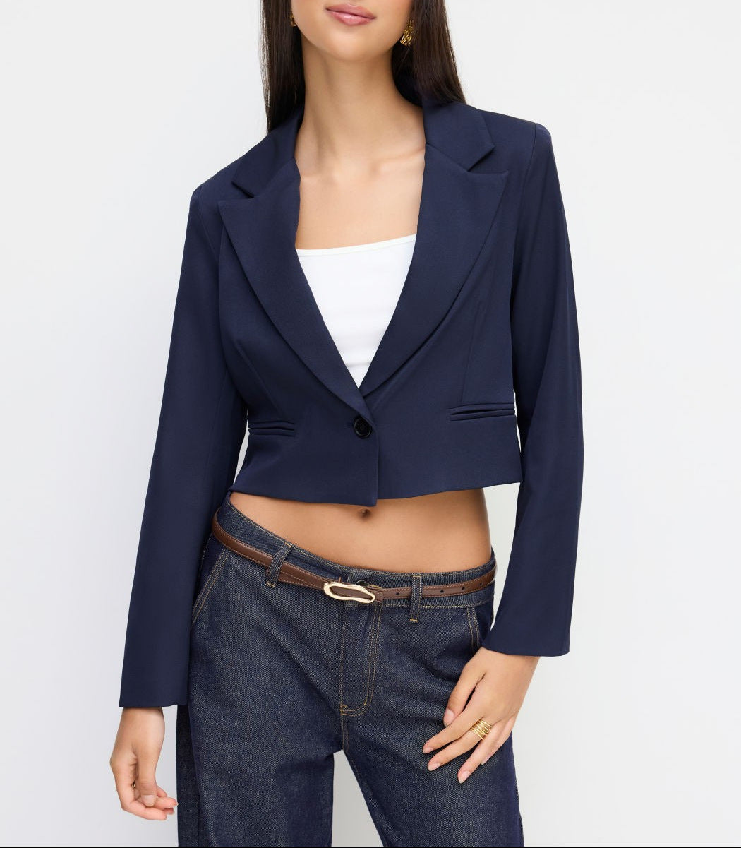 Damen Kurzblazer im Cropped‑Schnitt mit Reverskragen und ein‑Knopf‑Verschluss – Valéne