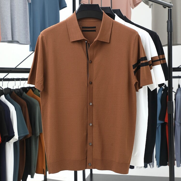 Herren modisches Kurzarm-Polohemd mit eleganter Knopfleiste und feiner Struktur Echoarchiv