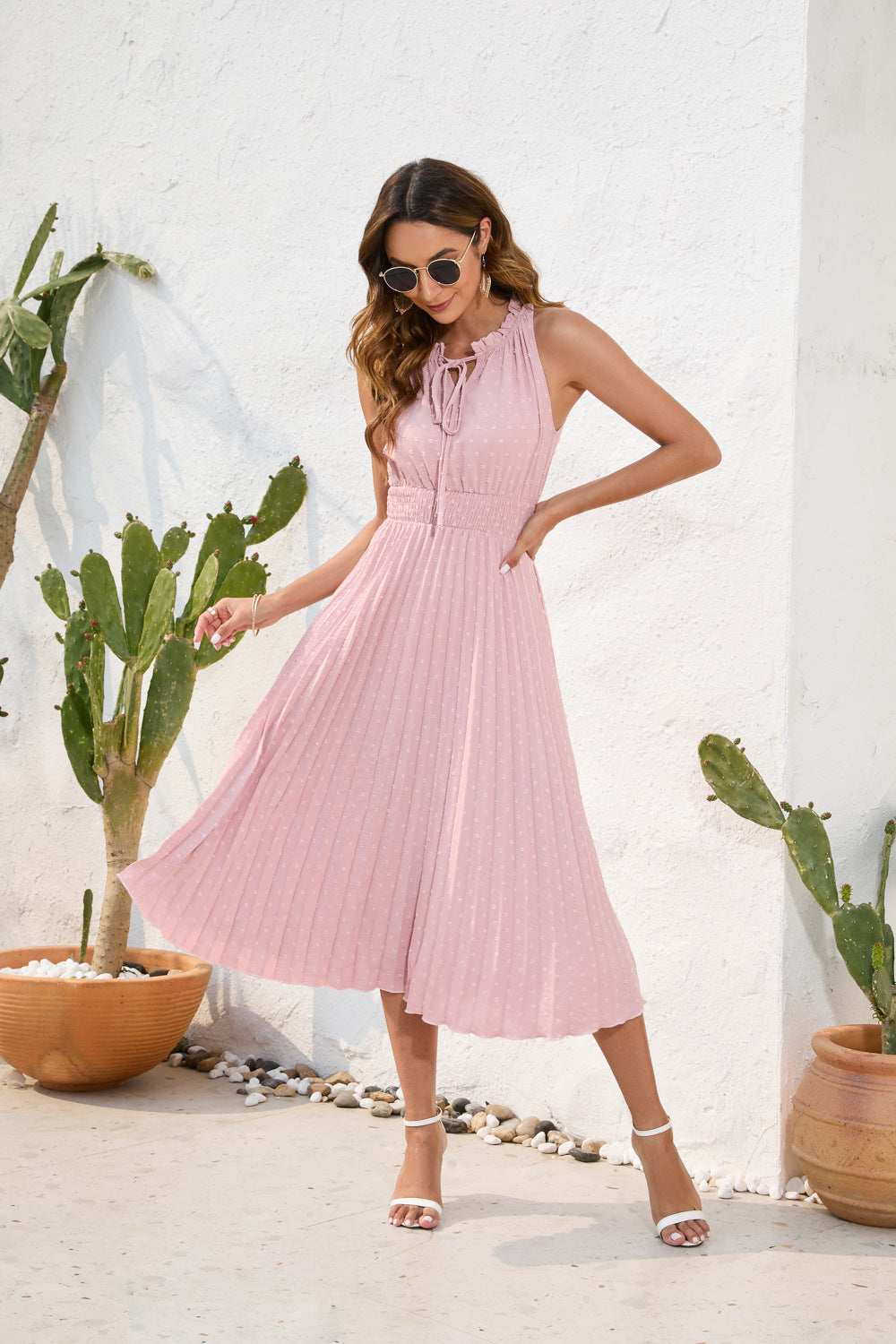 Damen Plissiertes Midikleid mit elegantem Schlitz und verstellbarem Kragen Echo Archiv