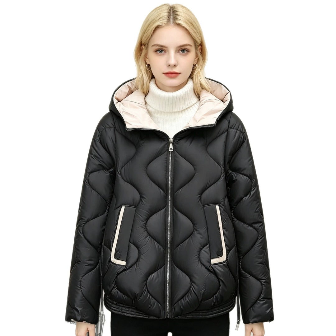 Damen wattierte Kurzjacke mit organischer Herzsteppung, abgerundetem Saum und paspelierten Pattentaschen – Célinea