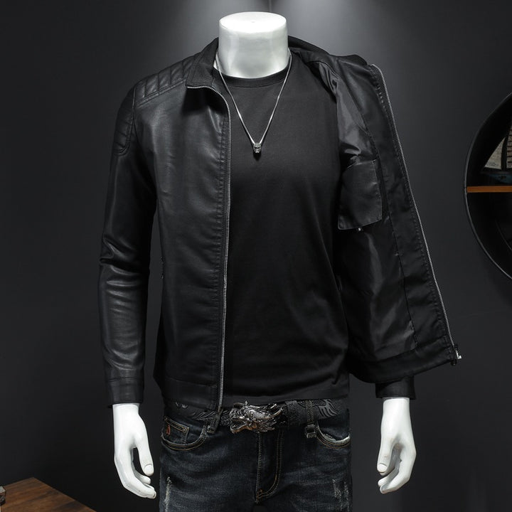 Herren Schlanker Lederimitat‑Blouson mit Stehkragen und gesteppter Schulterpartie Echo Archiv