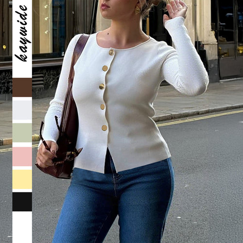 Damen taillierter Feinstrick-Cardigan mit asymmetrischer Goldknopf-Leiste und Frontschlitz – Veloura