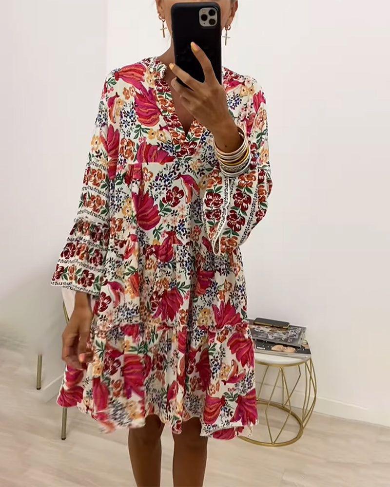 Damen nan florales Volant-Minikleid im Boho‑Stil mit V‑Ausschnitt und stufiger Silhouette Echo Archiv