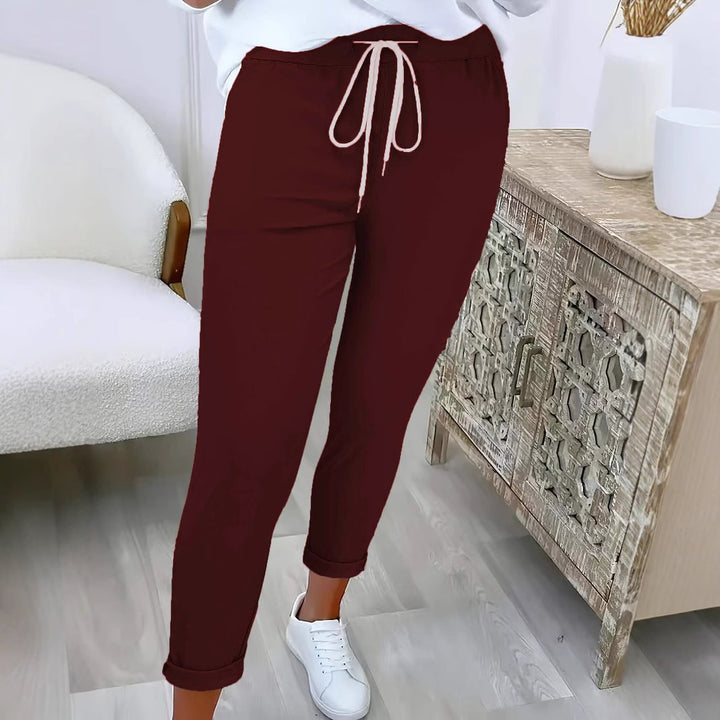 Damen Slim-Fit Jogginghose mit Tunnelzug und Umschlagbündchen Echoarchiv