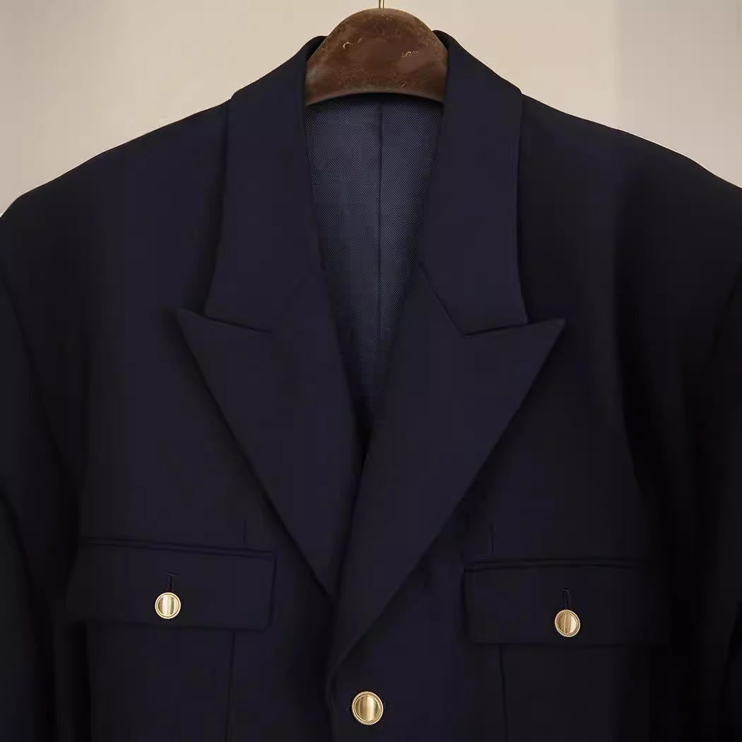 Damen weit geschnittener Blazer mit taillierter Silhouette, goldenen Schmuckknöpfen und Pattentaschen Echo Archiv