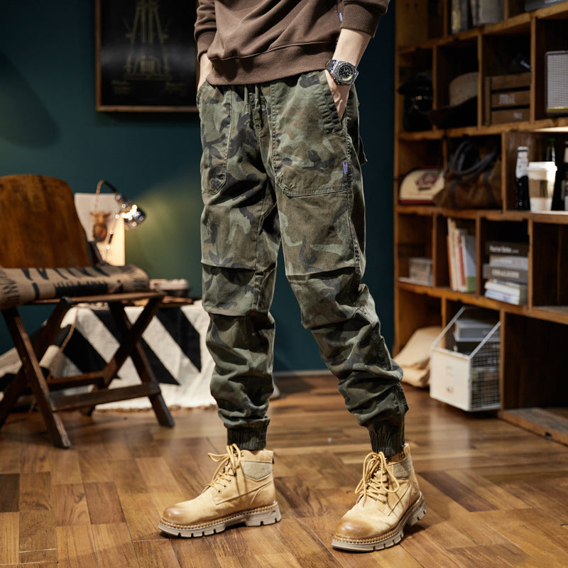Herren Camouflage-Cargo-Jogginghose mit Tunnelzug, Knieabnähern und geripptem Knöchelabschluss Echo Archiv