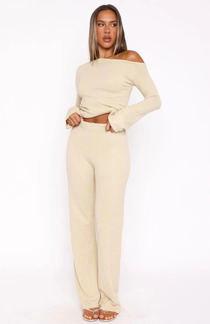 Damen Zweiteiliges Strick-Loungewear-Set mit Carmen‑Ausschnitt und weitem High‑Waist‑Hosenbein – Élanora