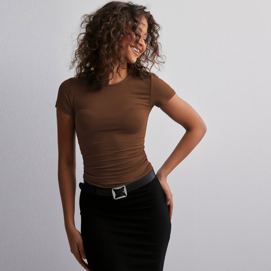 Damen Slim Fit T-Shirt aus hochwertigem Baumwollmix mit elastischem Stretch Echoarchiv