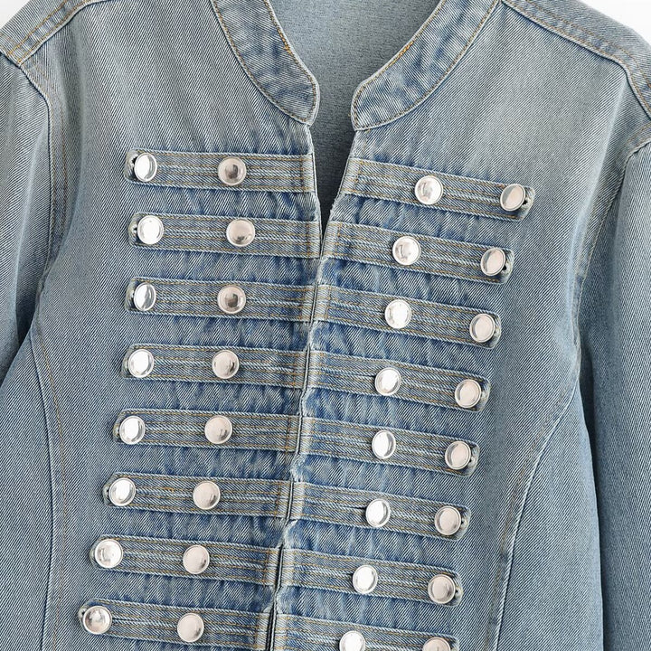 Damen Kurze Jeansjacke mit militärischer Paspelierung und dekorativen Metallknöpfen Echo Archiv