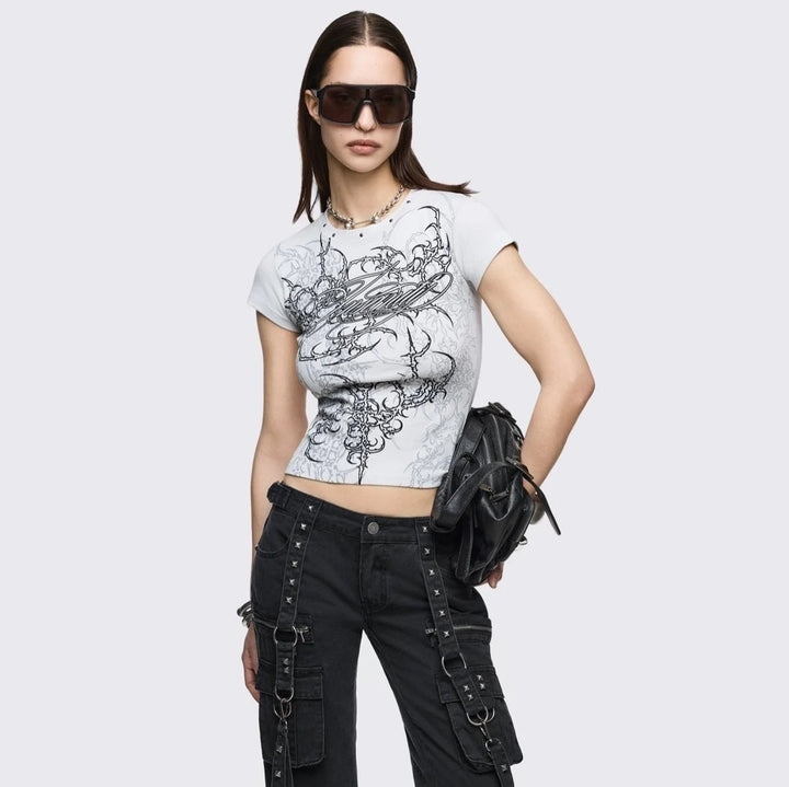 Damen Figurbetontes Kurzarm-T-Shirt mit Grafischem Design Echo Archiv