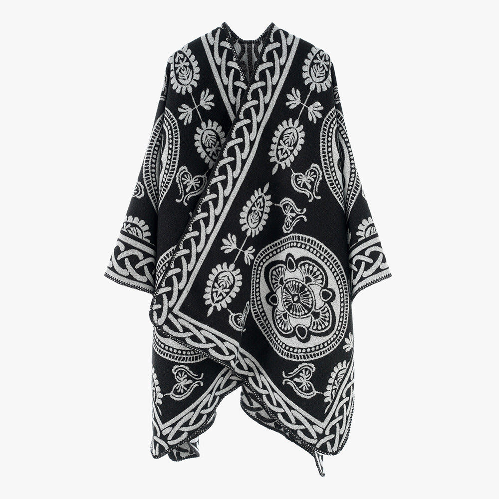 Damen Oversize-Cape mit ornamentalem Jacquard und asymmetrischem Zipfelsaum Echo Archiv