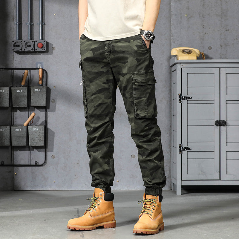 Herren Camouflage‑Cargo‑Jogginghose im Military‑Look mit Mehrfachtaschen und elastischem Knöchelabschluss Echo Archiv