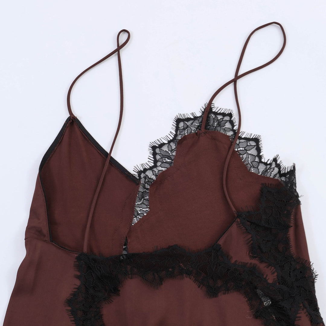 Damen Spitzen-Hängerchenkleid mit asymmetrischem Saum und zarten Trägern Echo Archiv