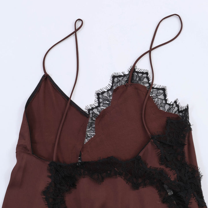 Damen Spitzen-Hängerchenkleid mit asymmetrischem Saum und zarten Trägern Echo Archiv